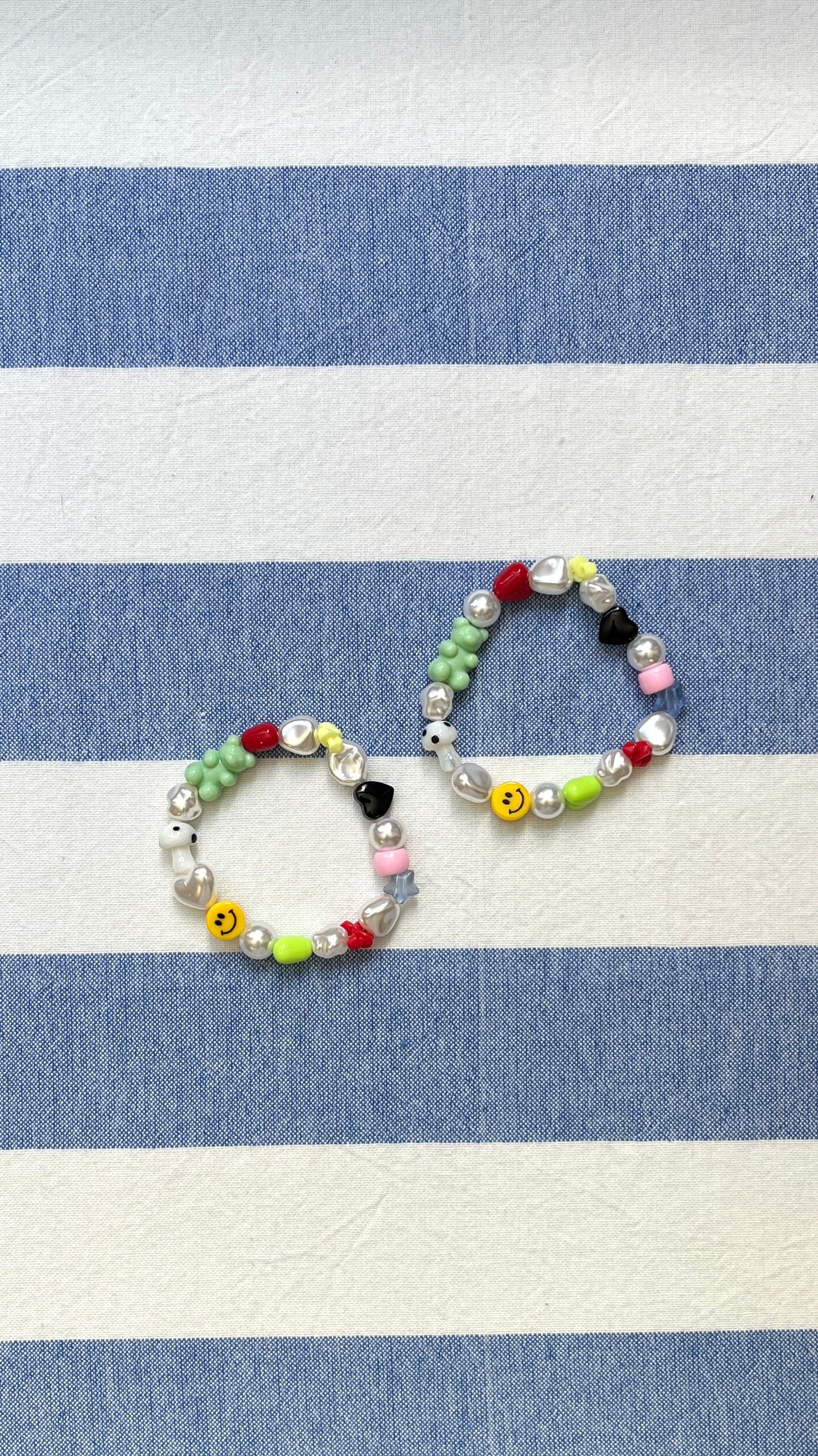 [Handmade] Likey Bracelets (2 colors)