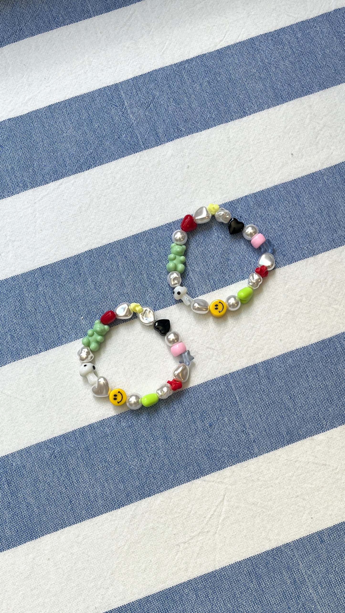 [Handmade] Likey Bracelets (2 colors)